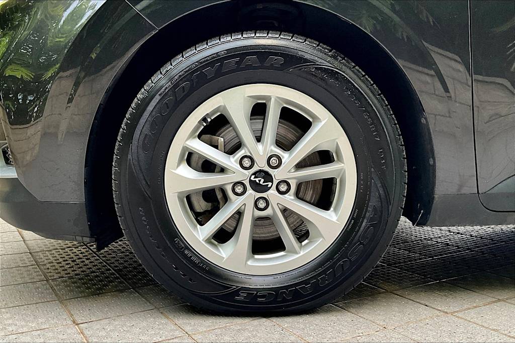 Thumbnail: 2022 Kia Carnival - 8