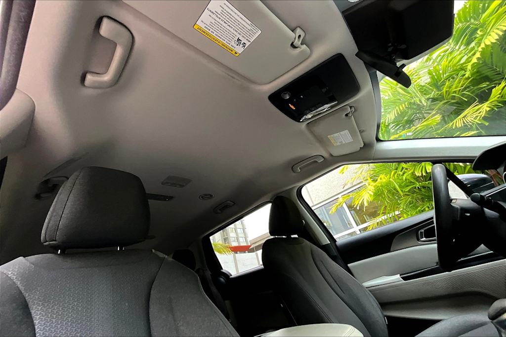 Thumbnail: 2022 Kia Carnival - 30