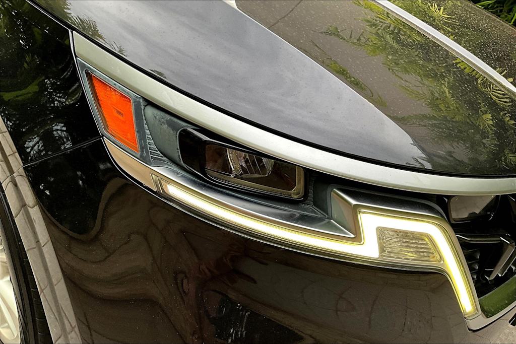 Thumbnail: 2022 Kia Carnival - 31