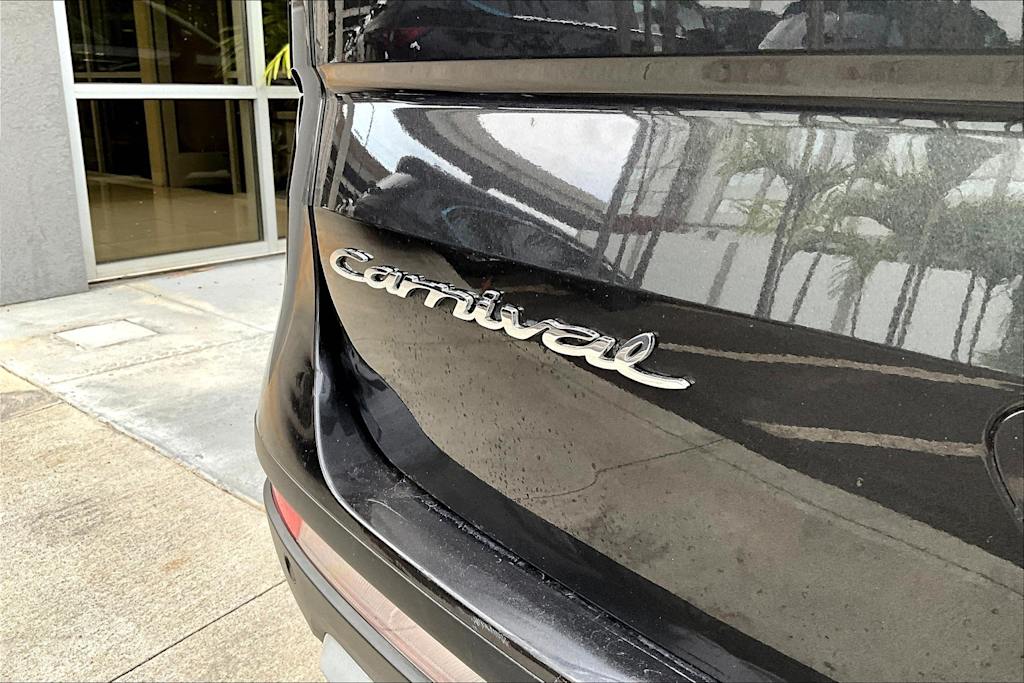 Thumbnail: 2022 Kia Carnival - 7