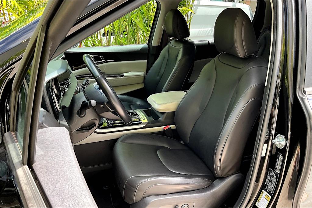 Thumbnail: 2023 Kia Carnival - 11
