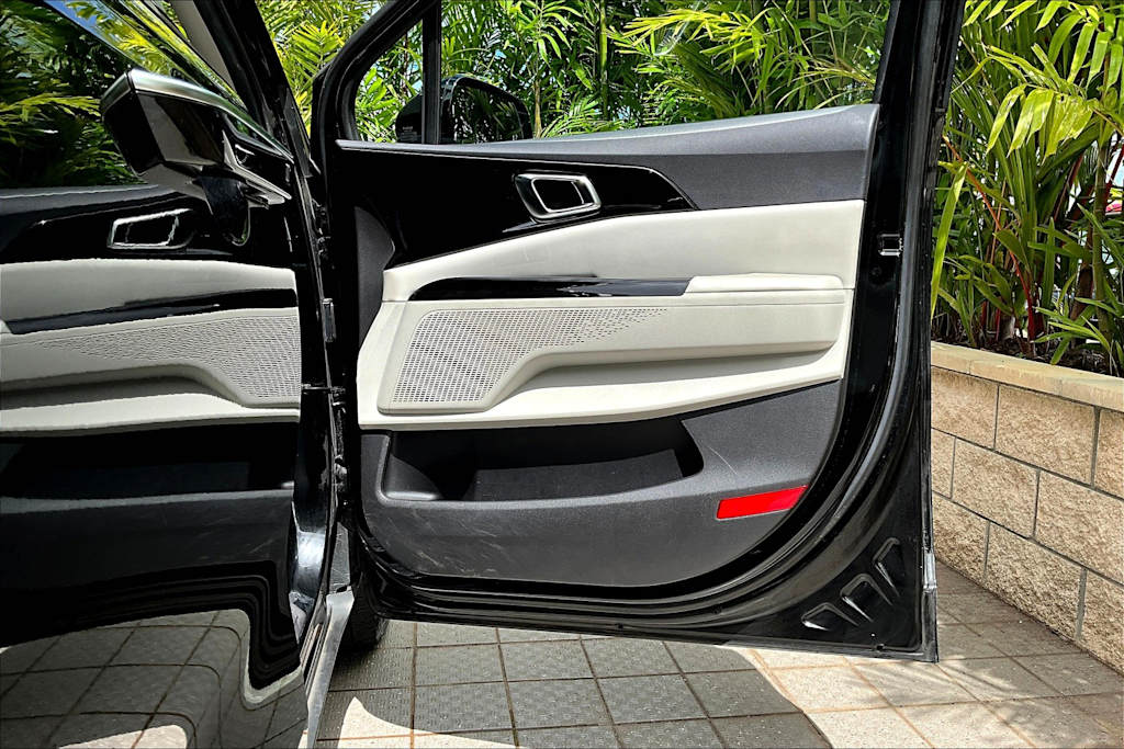 Thumbnail: 2023 Kia Carnival - 29