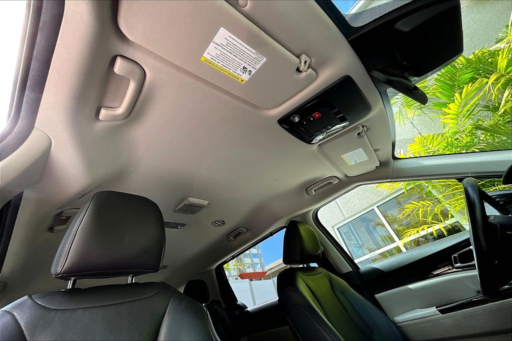 Thumbnail: 2023 Kia Carnival - 30