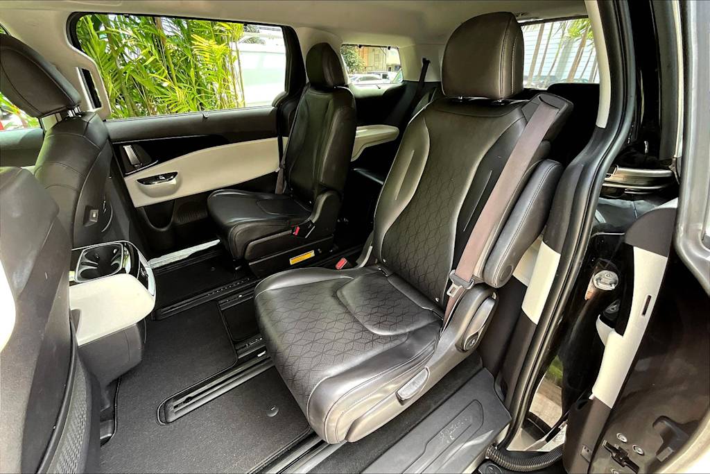 Thumbnail: 2023 Kia Carnival - 13