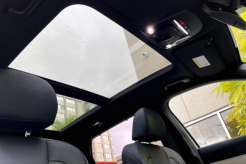 Thumbnail: 2023 Kia Sorento - 30