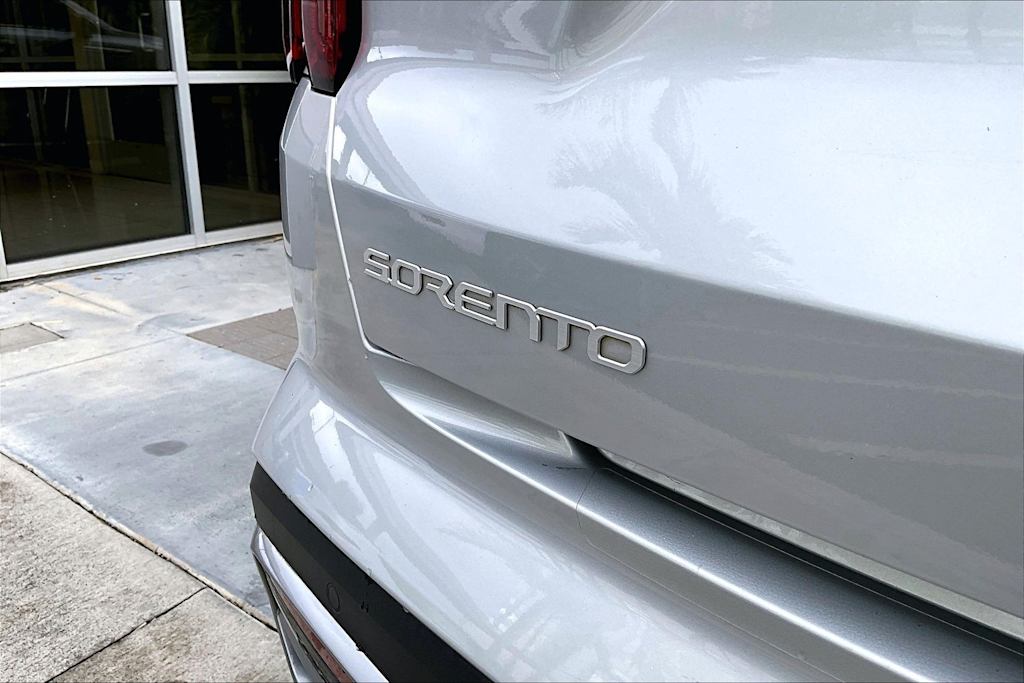 Thumbnail: 2023 Kia Sorento - 7