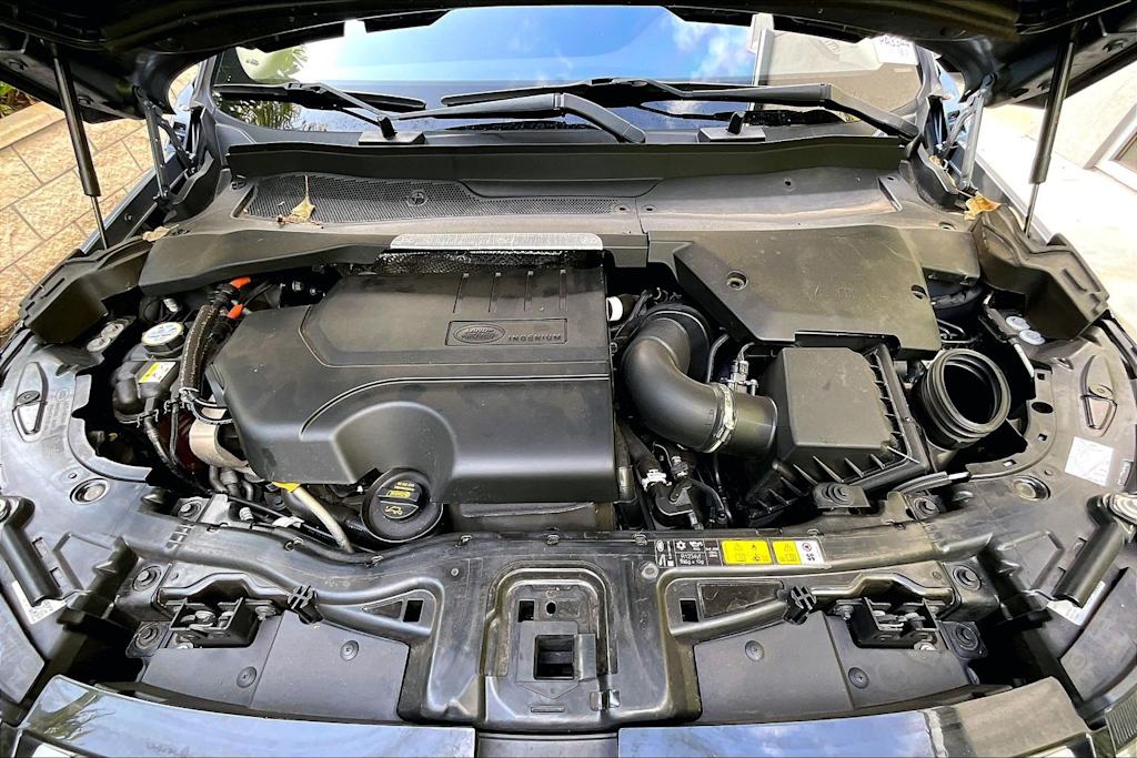 Thumbnail: 2020 Land Rover Discovery Sport - 9