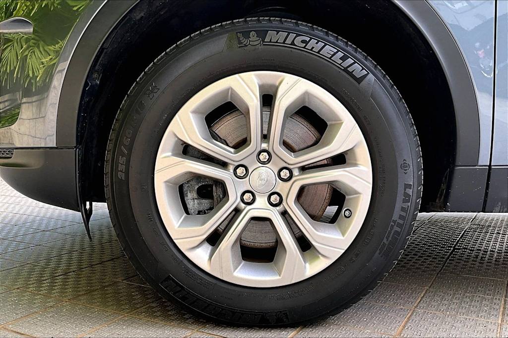 Thumbnail: 2020 Land Rover Discovery Sport - 8