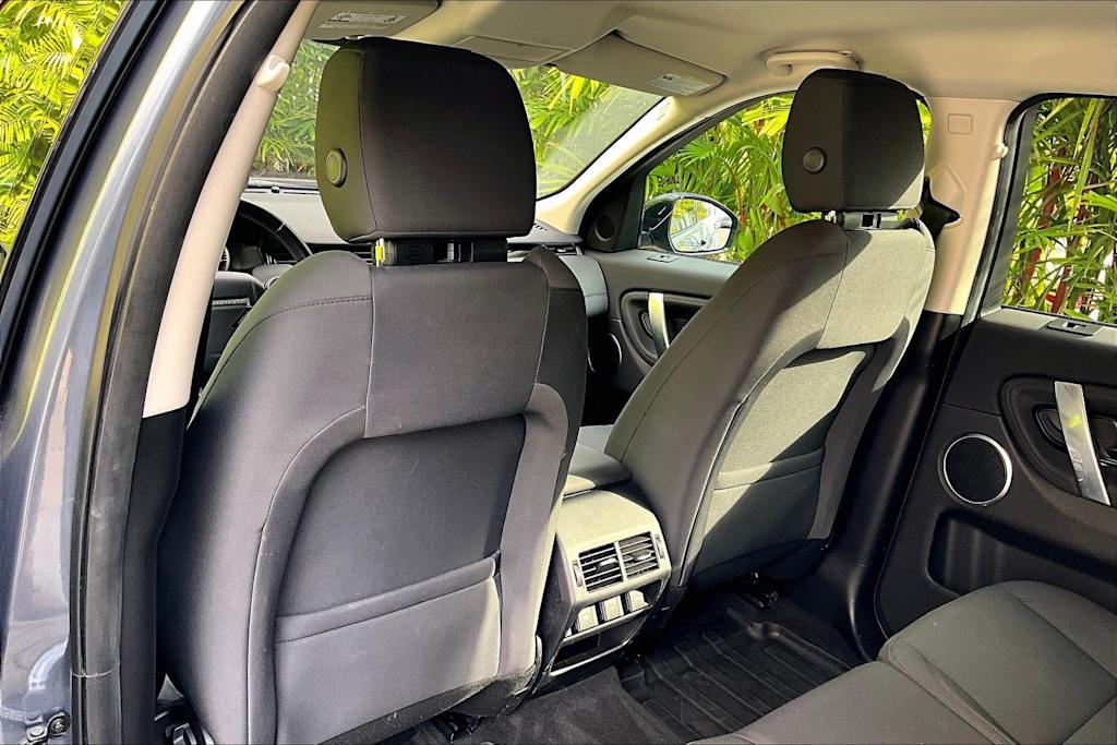 Thumbnail: 2020 Land Rover Discovery Sport - 13