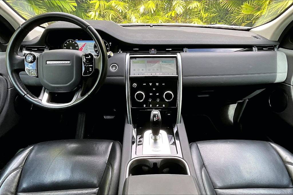 Thumbnail: 2020 Land Rover Discovery Sport - 10