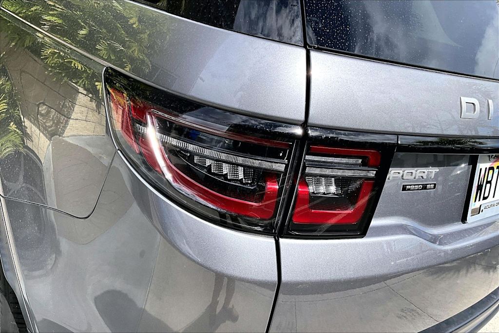 Thumbnail: 2020 Land Rover Discovery Sport - 32