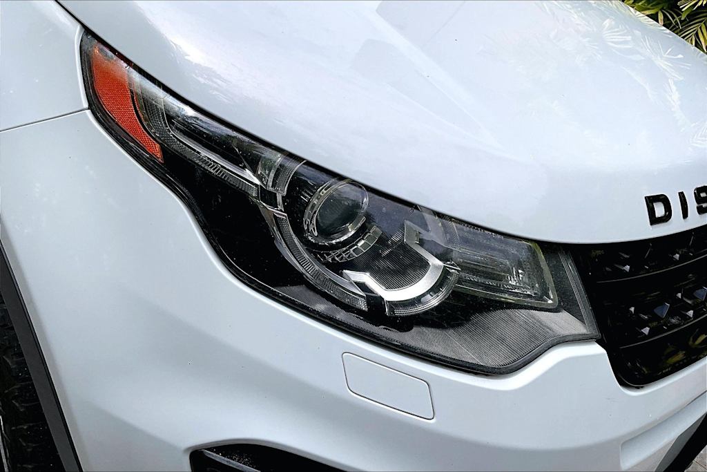 Thumbnail: 2015 Land Rover Discovery Sport - 32