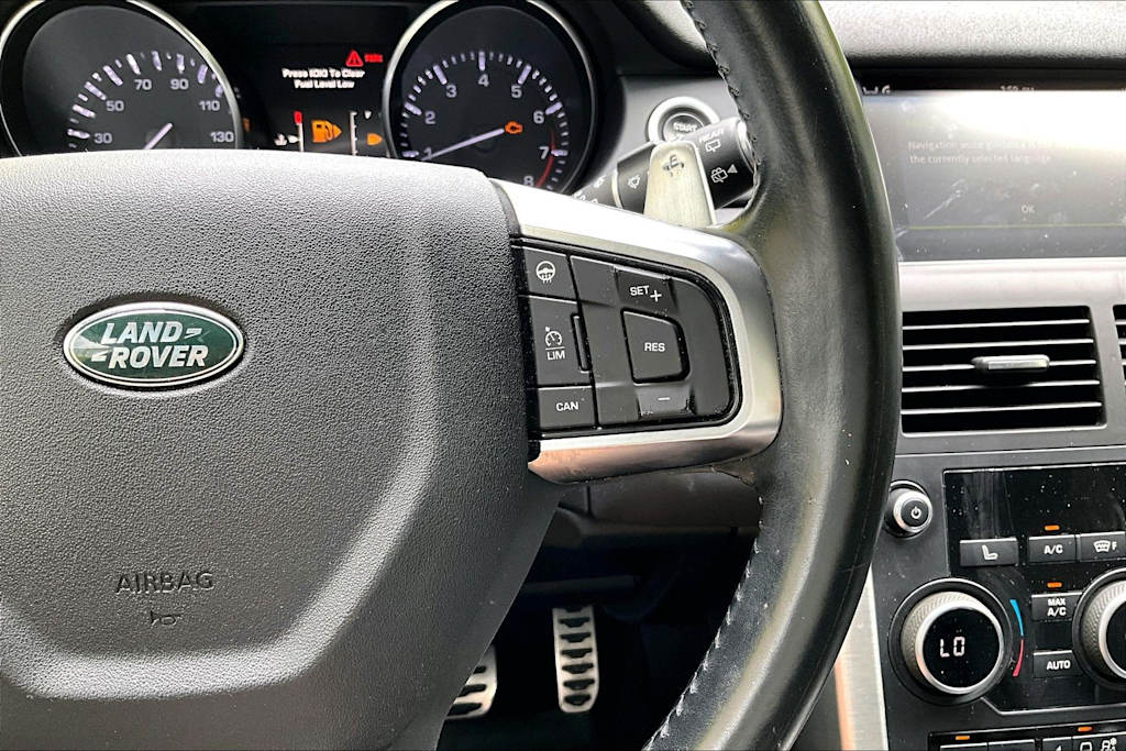 Thumbnail: 2015 Land Rover Discovery Sport - 25