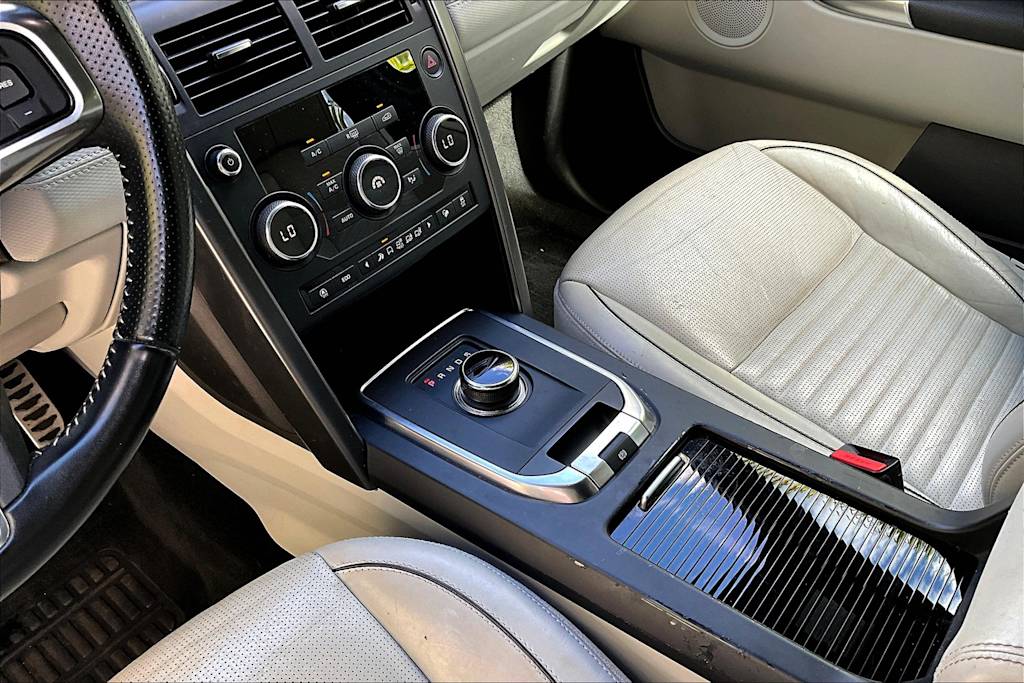 Thumbnail: 2018 Land Rover Discovery Sport - 20