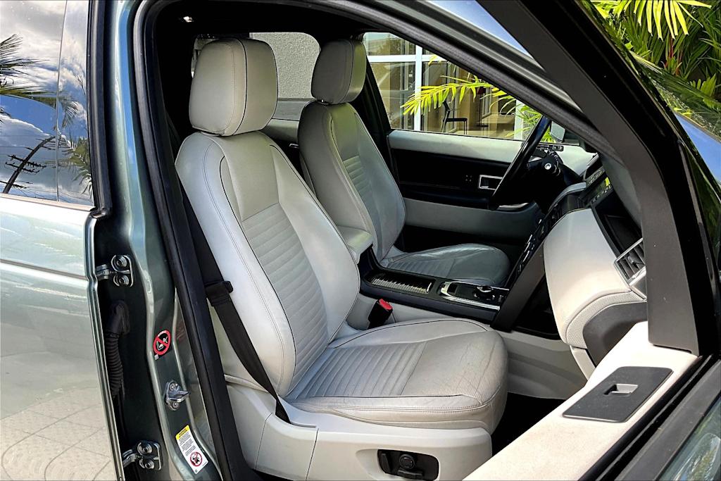 Thumbnail: 2018 Land Rover Discovery Sport - 12