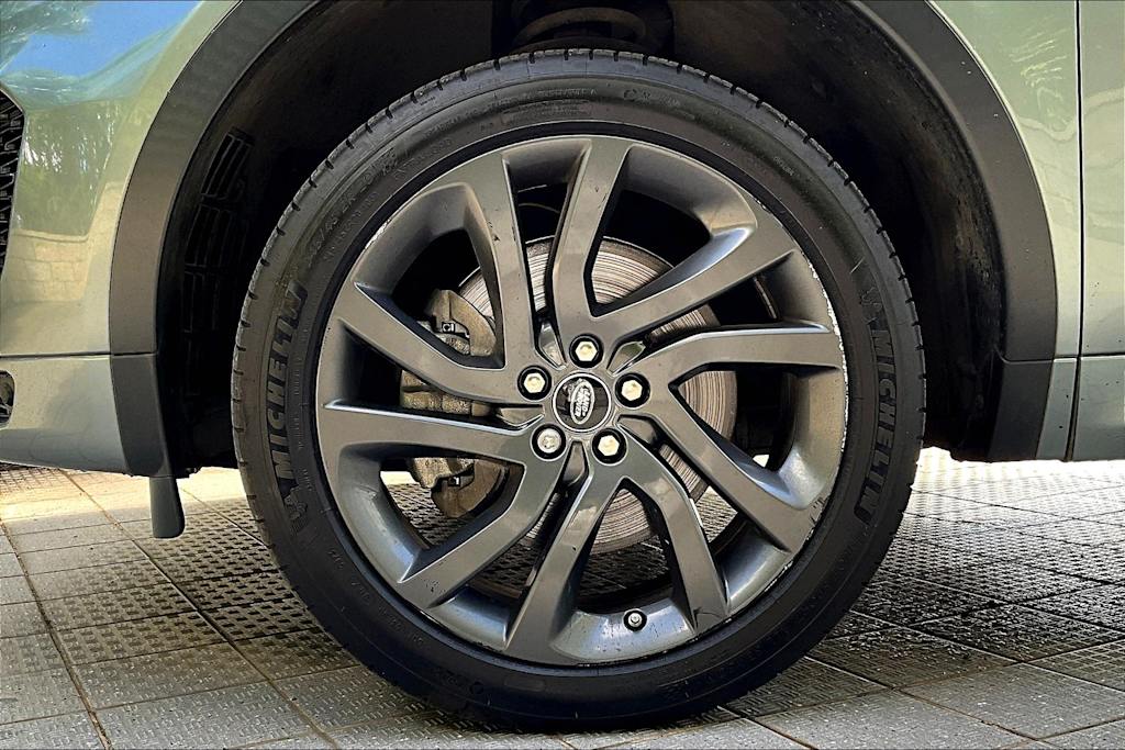 Thumbnail: 2018 Land Rover Discovery Sport - 8