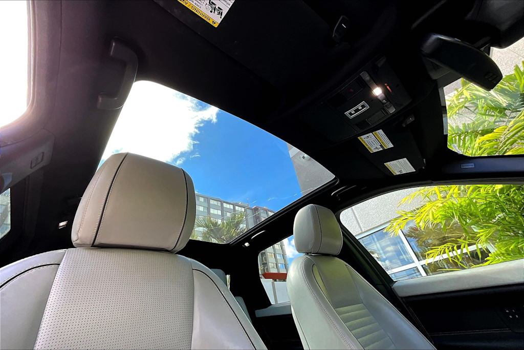 Thumbnail: 2018 Land Rover Discovery Sport - 30