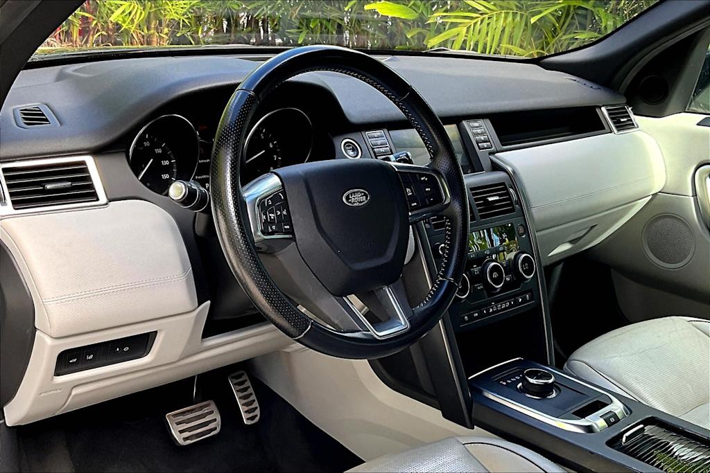 Thumbnail: 2018 Land Rover Discovery Sport - 2