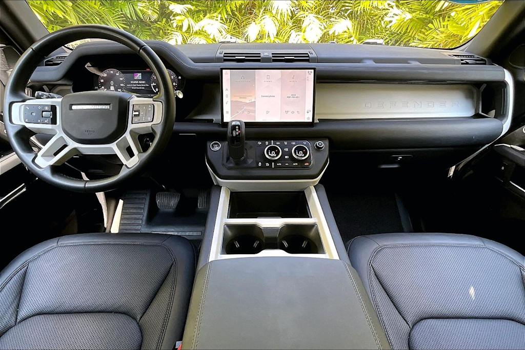 Thumbnail: 2025 Land Rover Defender - 9