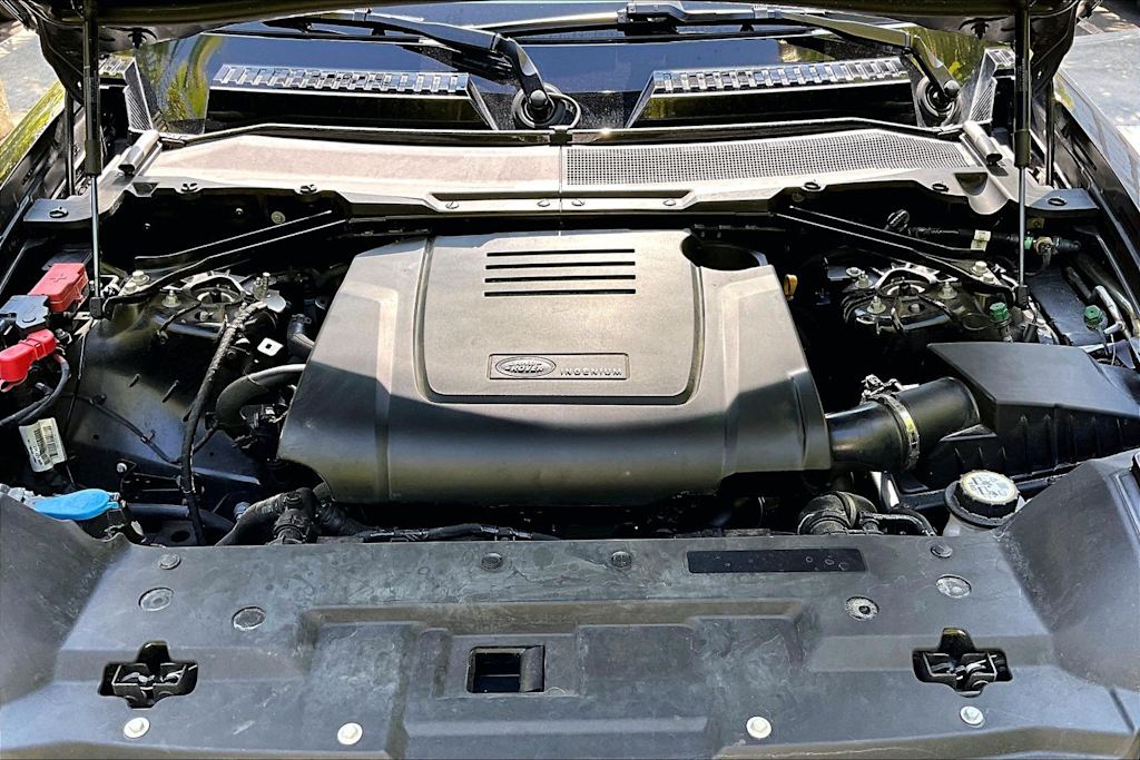 Thumbnail: 2025 Land Rover Defender - 8