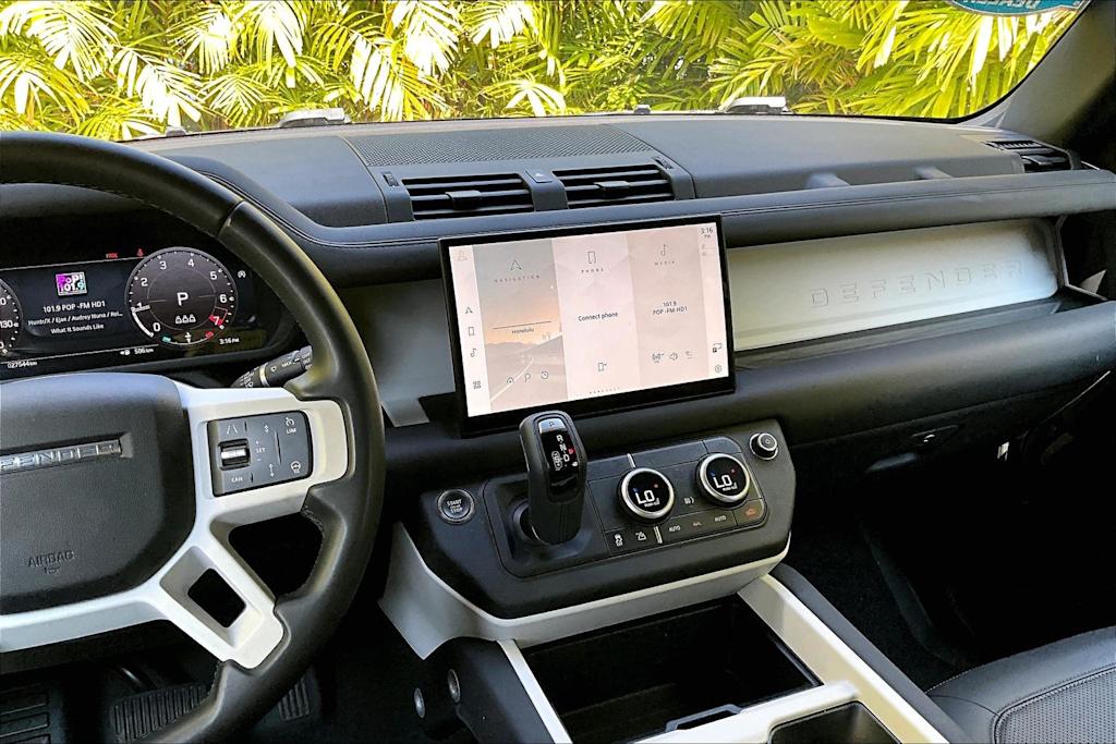 Thumbnail: 2025 Land Rover Defender - 14