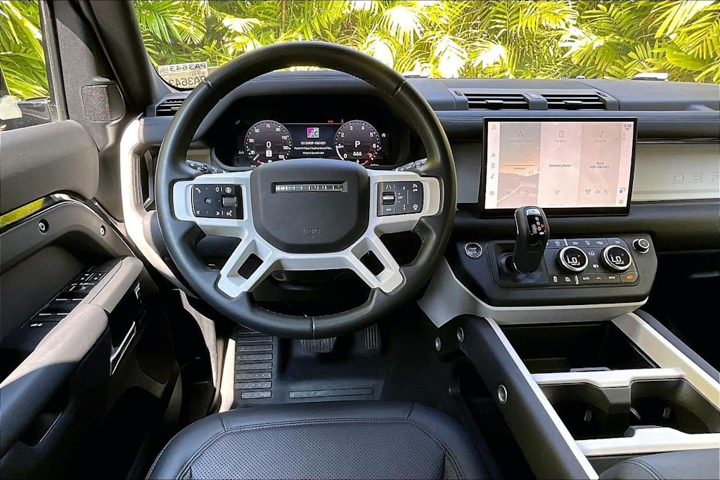 Thumbnail: 2025 Land Rover Defender - 13