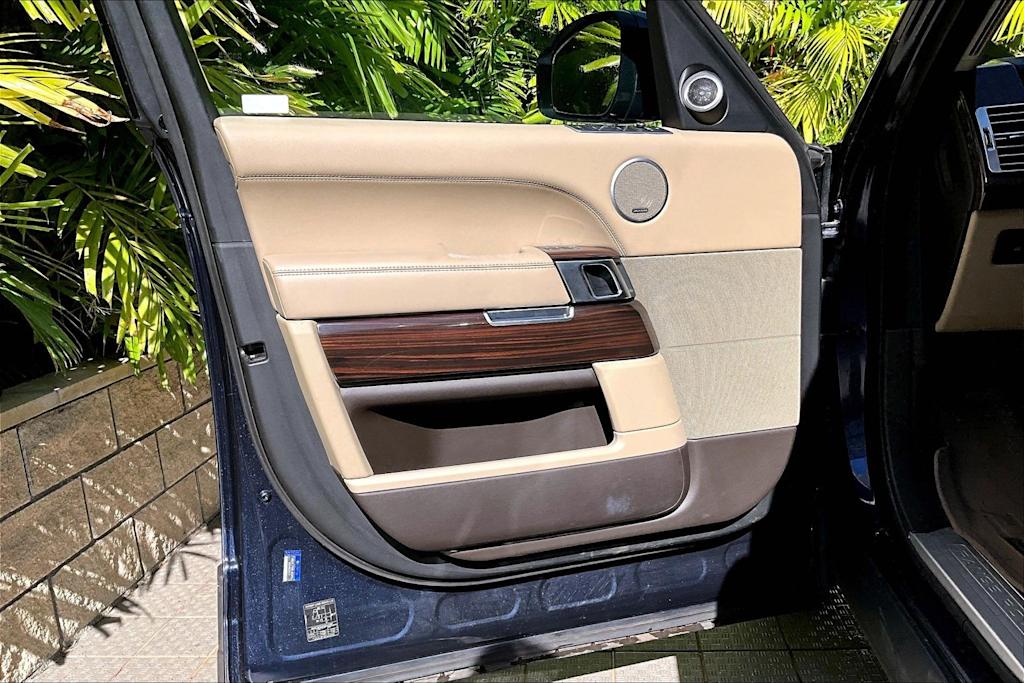 Thumbnail: 2016 Land Rover Range Rover - 27