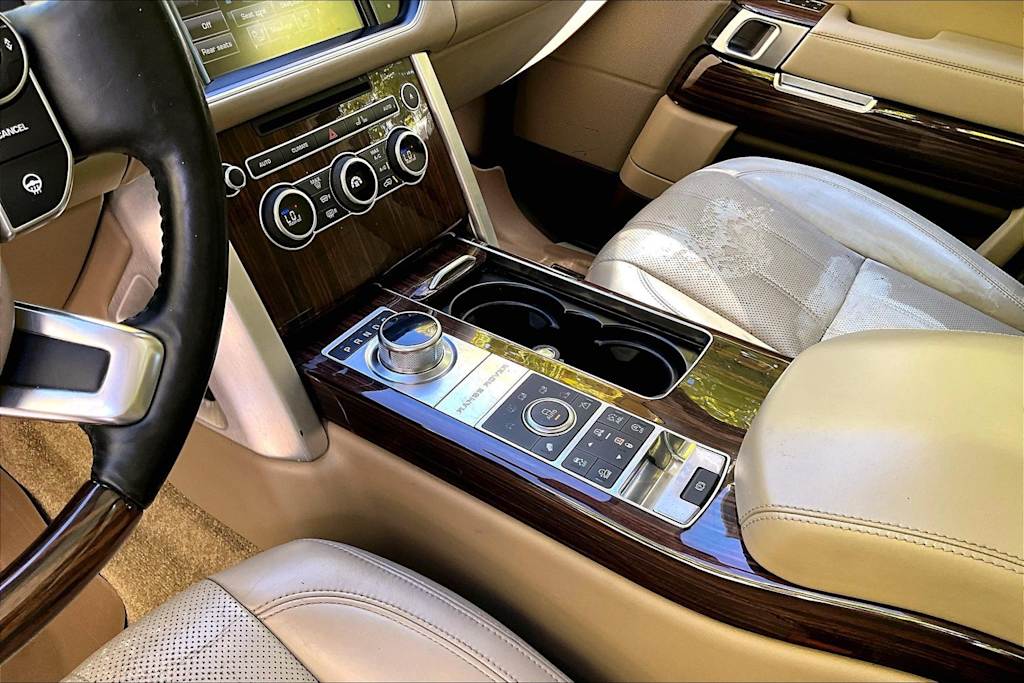 Thumbnail: 2016 Land Rover Range Rover - 17