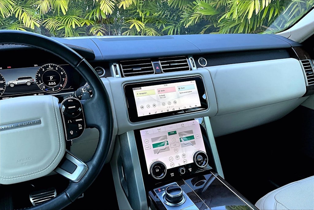 Thumbnail: 2022 Land Rover Range Rover - 15