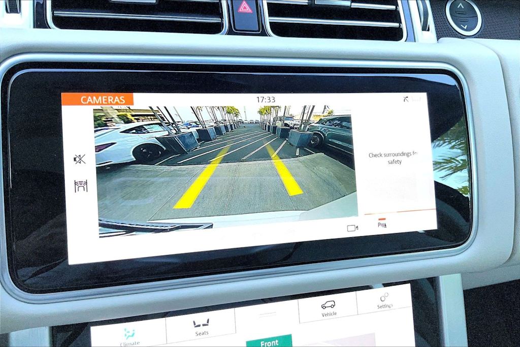 Thumbnail: 2022 Land Rover Range Rover - 16