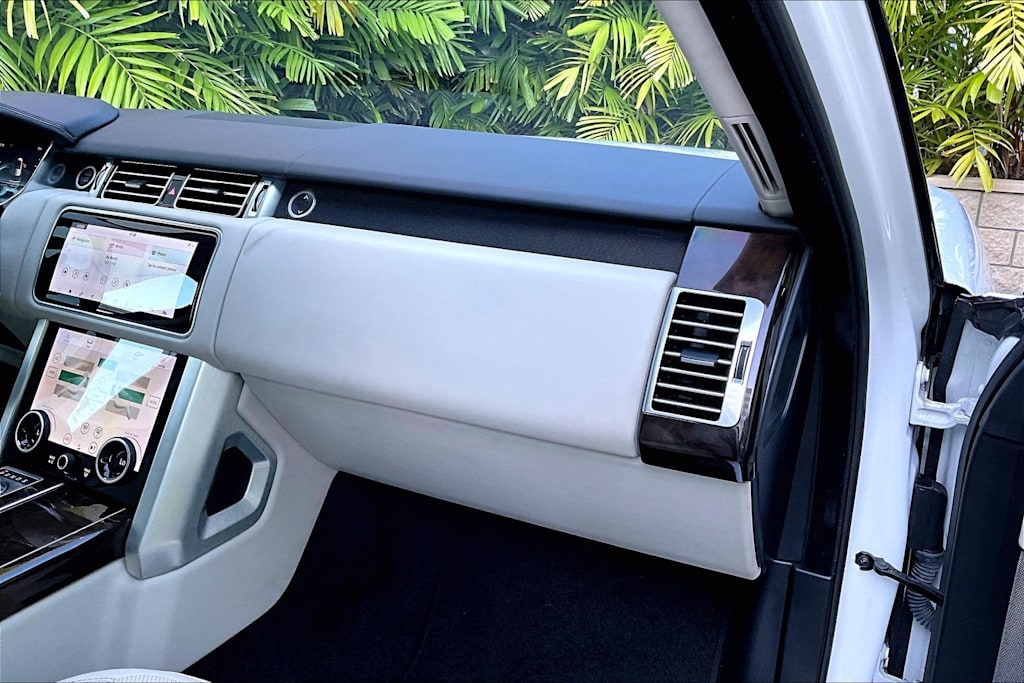 Thumbnail: 2022 Land Rover Range Rover - 24