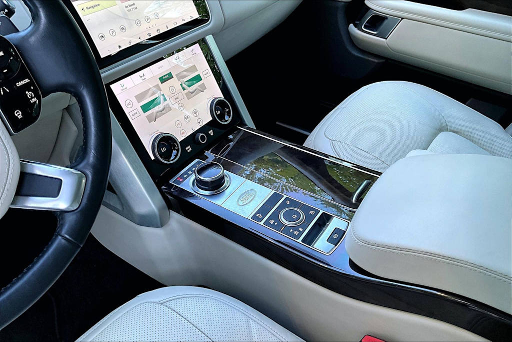 Thumbnail: 2022 Land Rover Range Rover - 17