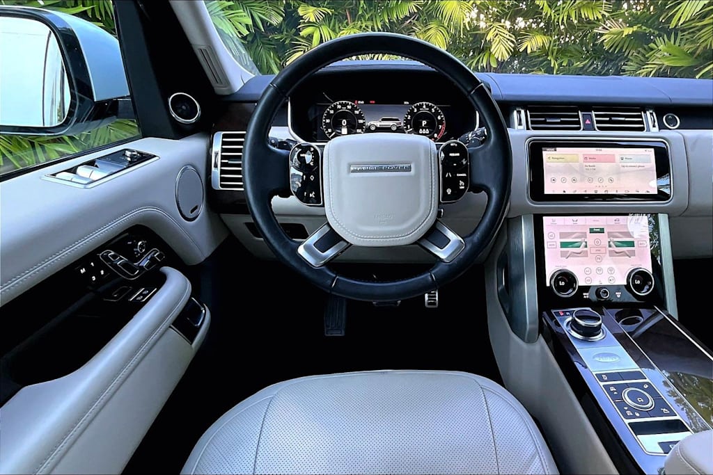 Thumbnail: 2022 Land Rover Range Rover - 14