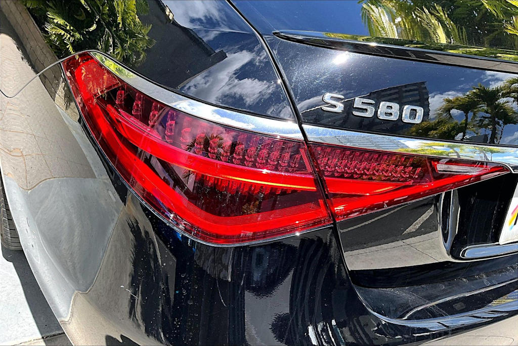 Thumbnail: 2021 Mercedes-Benz S-Class - 32