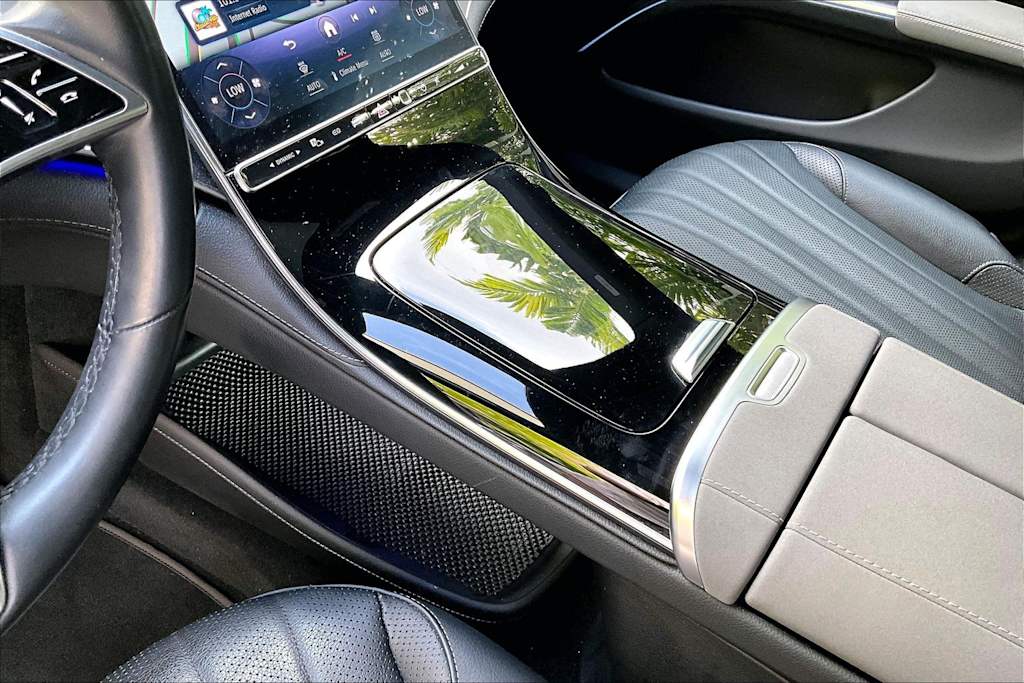 Thumbnail: 2022 Mercedes-Benz EQS - 16