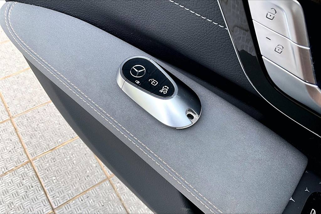 Thumbnail: 2022 Mercedes-Benz EQS - 20