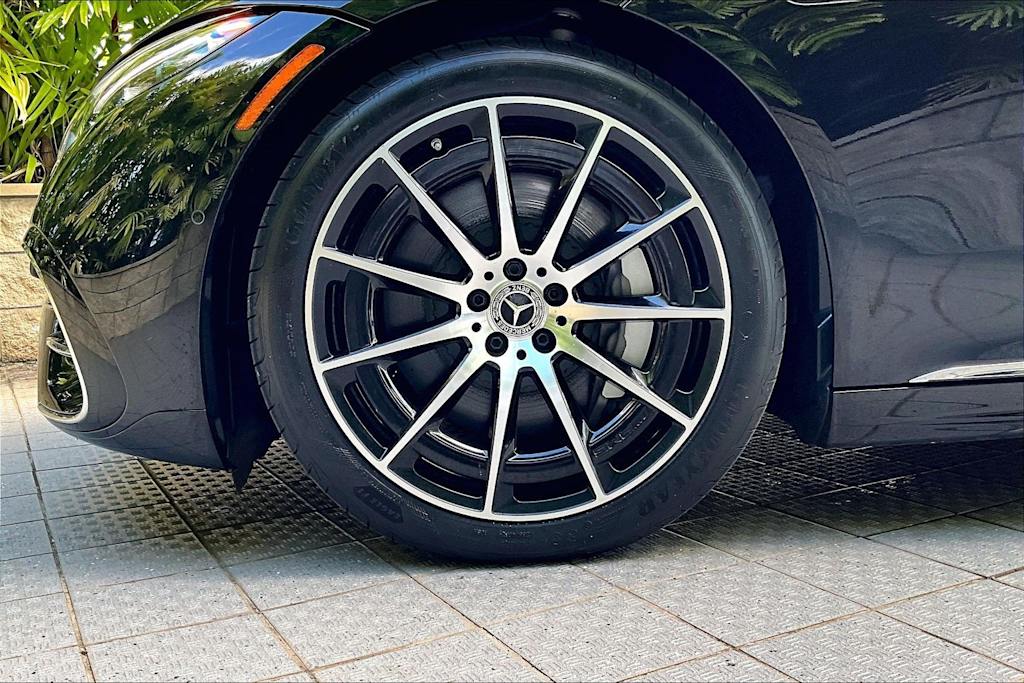 Thumbnail: 2023 Mercedes-Benz EQS - 7