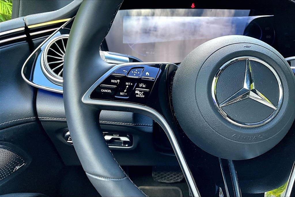 Thumbnail: 2023 Mercedes-Benz EQS - 24