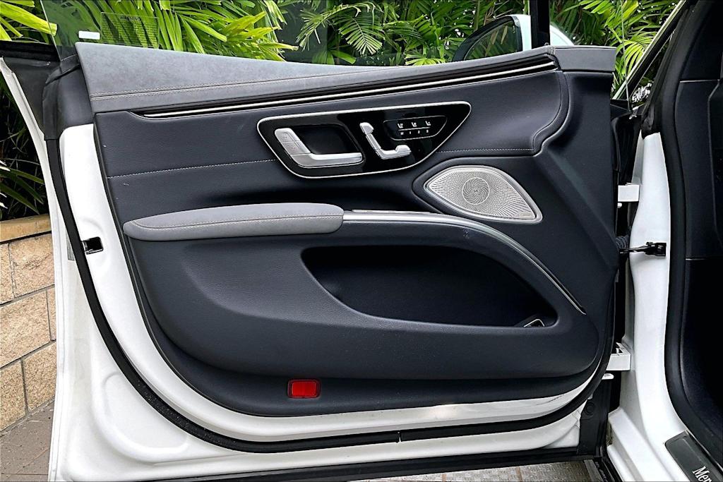 Thumbnail: 2022 Mercedes-Benz EQS - 27