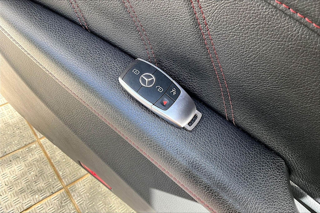 Thumbnail: 2021 Mercedes-Benz C-Class - 18