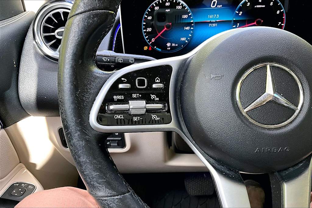 Thumbnail: 2021 Mercedes-Benz GLB - 26