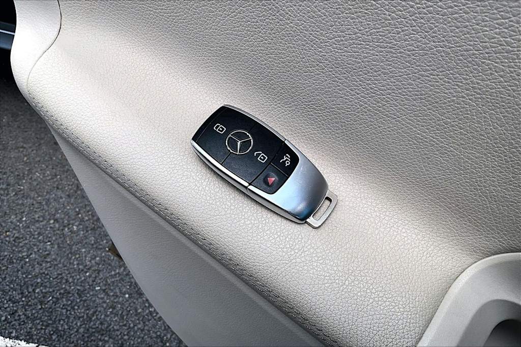 Thumbnail: 2021 Mercedes-Benz GLB - 22