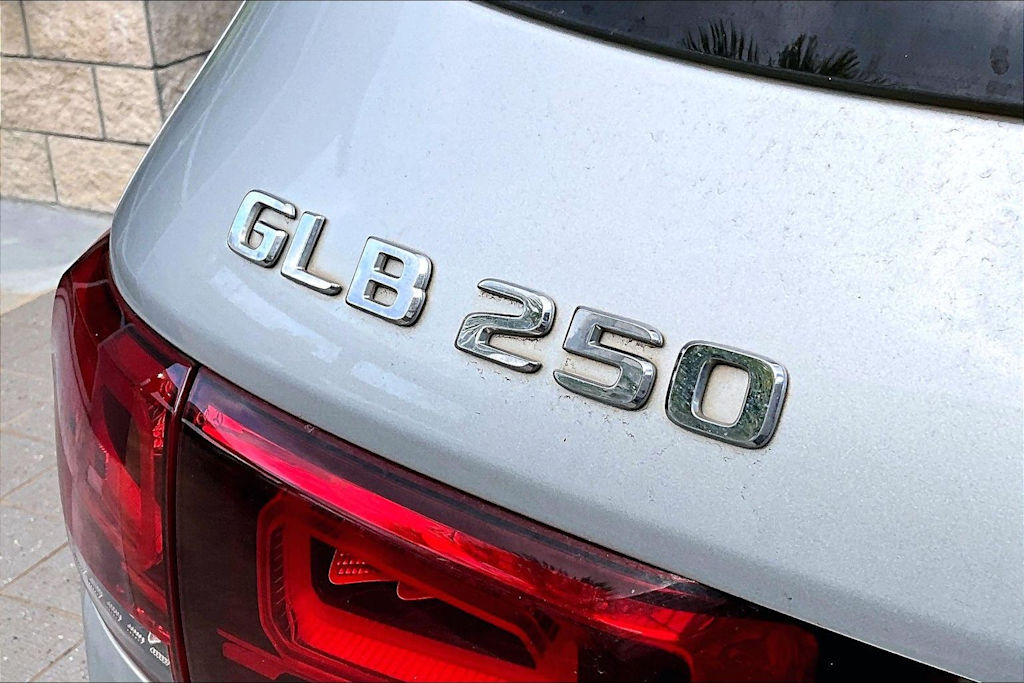 Thumbnail: 2021 Mercedes-Benz GLB - 7
