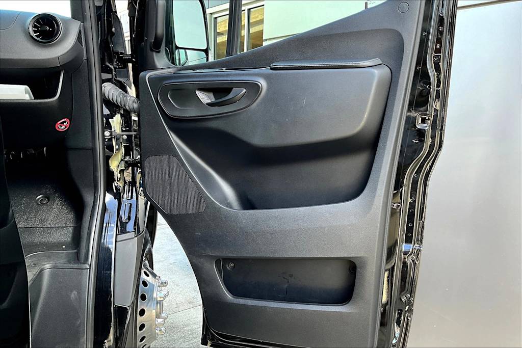 Thumbnail: 2022 Mercedes-Benz Sprinter - 28
