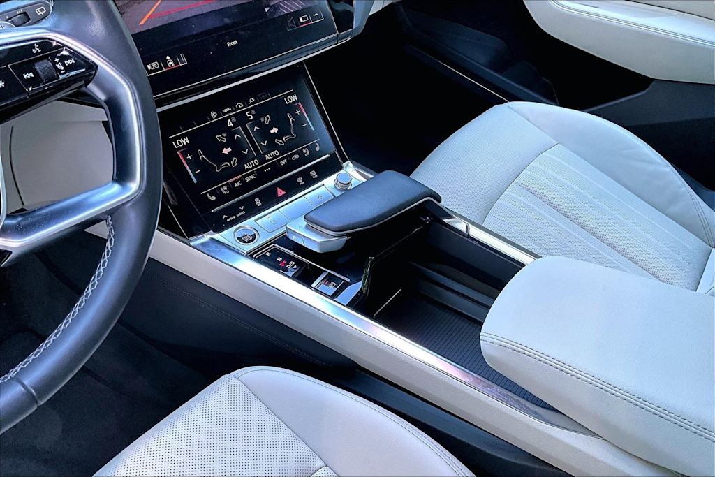 Thumbnail: 2024 Audi Q8 e-tron - 17