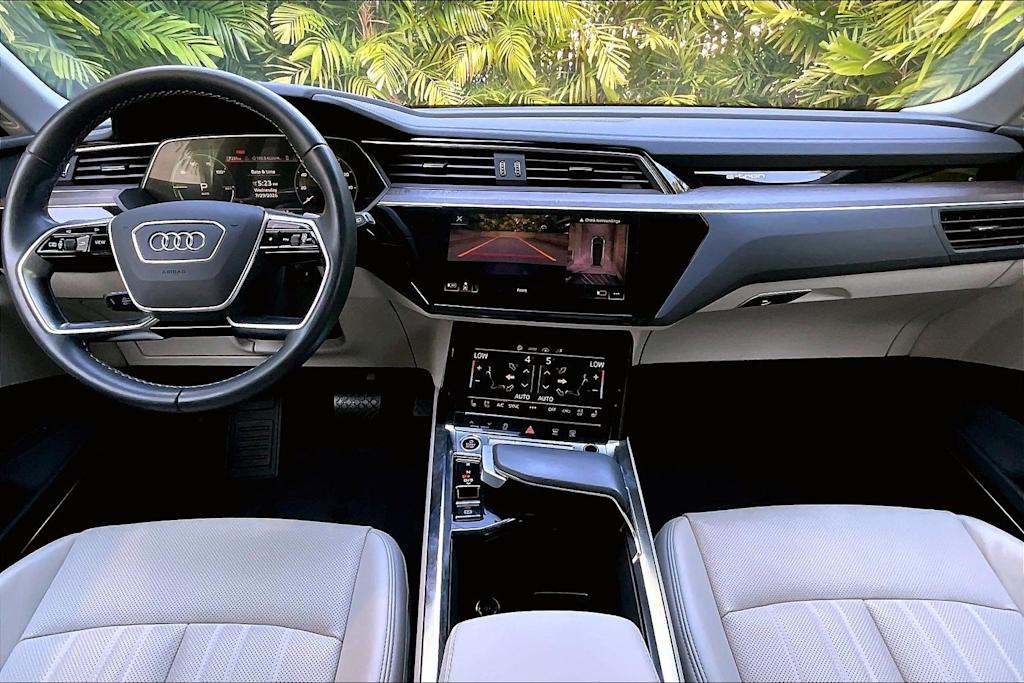 Thumbnail: 2024 Audi Q8 e-tron - 10