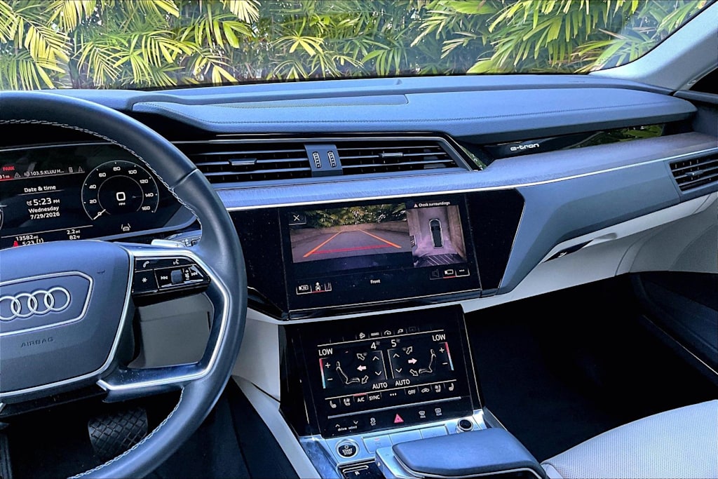 Thumbnail: 2024 Audi Q8 e-tron - 15