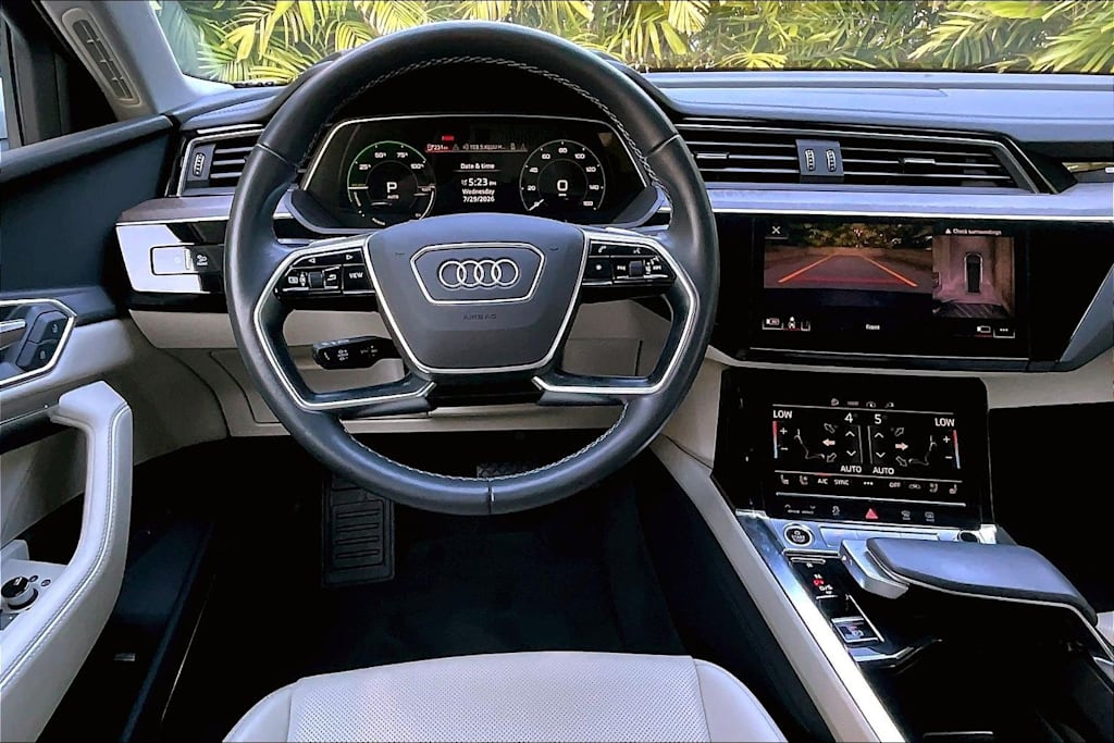 Thumbnail: 2024 Audi Q8 e-tron - 14