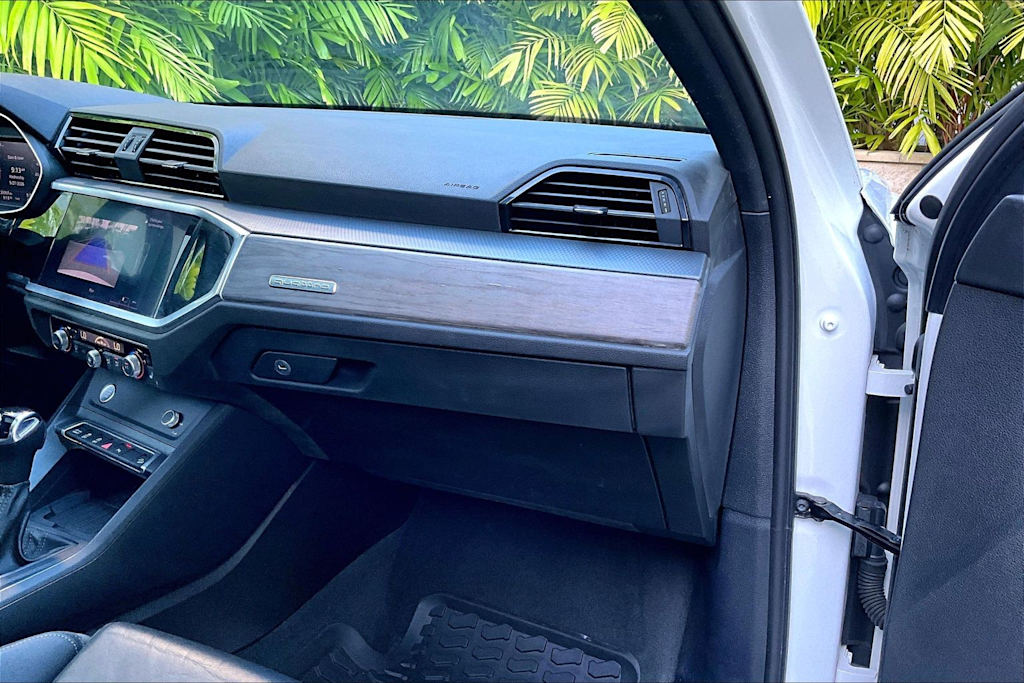 Thumbnail: 2020 Audi Q3 - 23