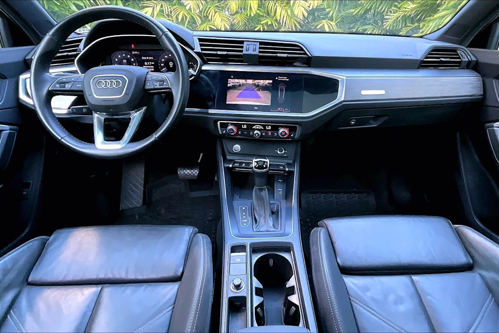 Thumbnail: 2020 Audi Q3 - 10